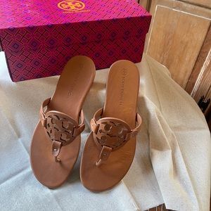 TORY BURCH Leather Miller Sandals 9.5 Miele